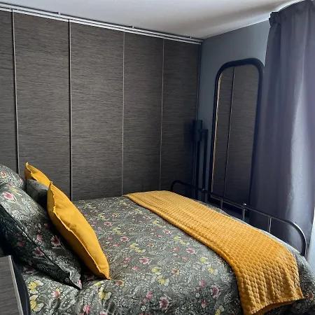 Apartment Avec Piscine Et Parking Clos Proche Du Chu Pellegrin Du Krakatoa Sur La Ligne De Tram A Aeroport Centre Et De La Ligne Rer 42 Sncf Arlac Gare Saint Jean En 8mn Merignac (Gironde)